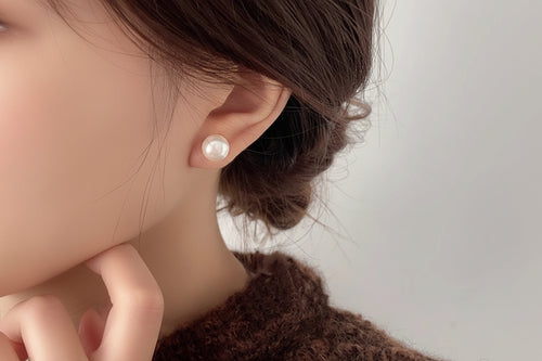 Crystal Pearl Stud Earrings | Iridescent White | 18K Gold Plated