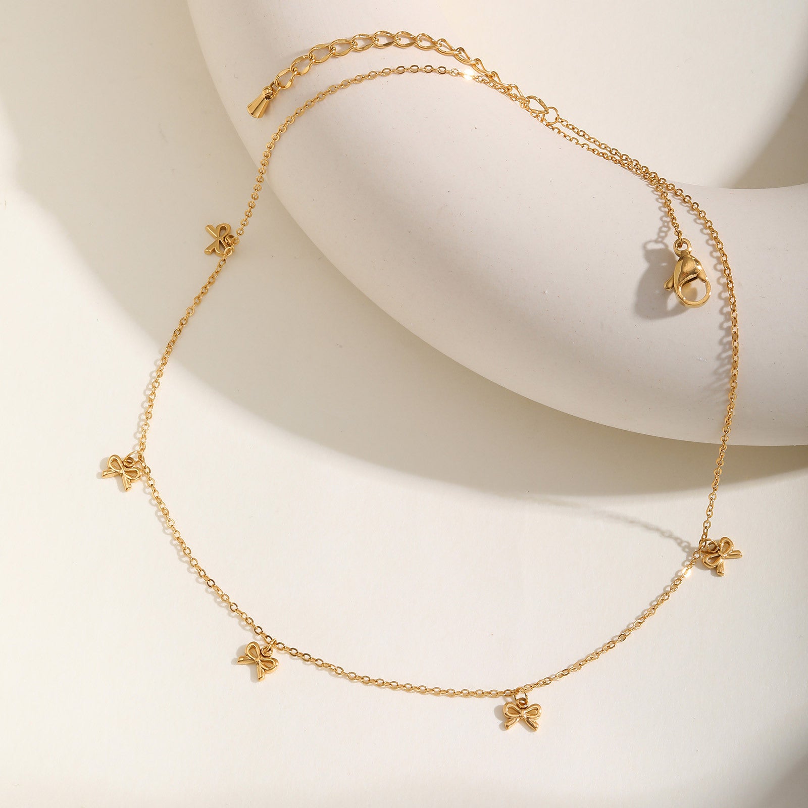 Vintage Bow Collarbone Flat Chain Necklace